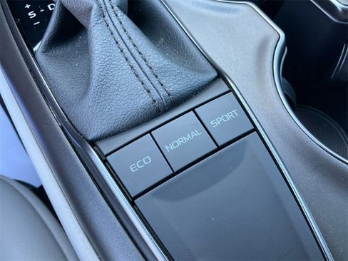 Used 2024 Toyota Camry SE image 26