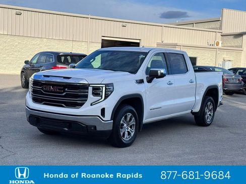 Used 2025 GMC Sierra 1500 SLT image 2