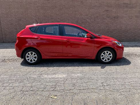 Used 2013 Hyundai Accent GS FWD image 6