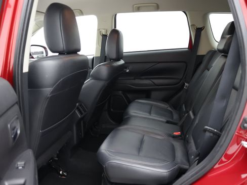 Used 2020 Mitsubishi Outlander SEL AWD/4WD image 28