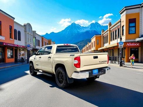 Used 2017 Toyota Tundra SR5 w/ SR5 Upgrade Package image 5