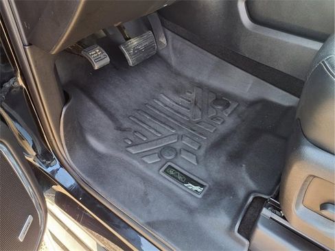 Used 2018 GMC Yukon SLT w/ Premium Edition image 22