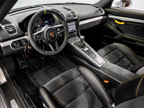 Used 2016 Porsche Cayman GT4 RWD image 10