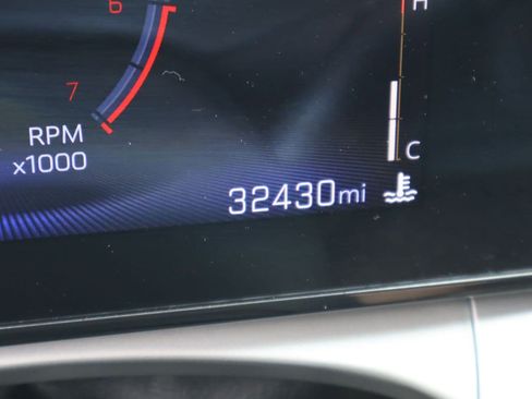 Used 2025 Chevrolet Trax LT w/ LT Convenience Package FWD image 10