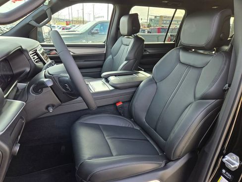 New 2026 Jeep Grand Wagoneer 4WD image 14
