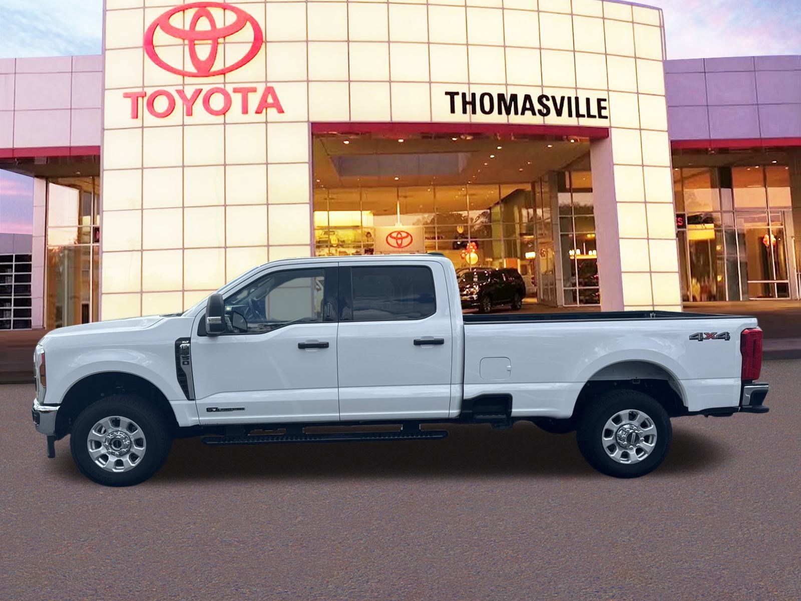 Used 2024 Ford F350 XLT AWD/4WD image 8
