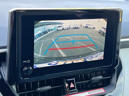 Certified 2025 Toyota Corolla SE w/ Convenience Package image 18