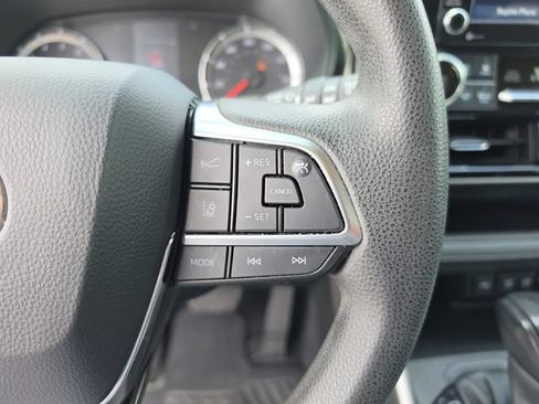 Used 2021 Toyota Highlander L AWD/4WD image 38