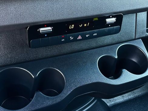 Used 2025 Mercedes-Benz Sprinter 2500 image 23