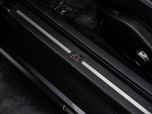 Used 2013 Nissan GT-R Premium image 41