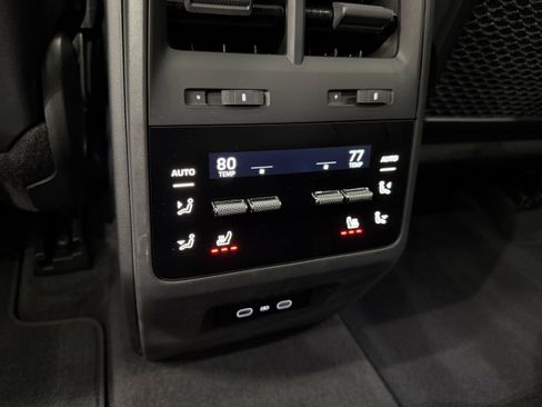 Certified 2025 Porsche Macan 4 Electric image 22