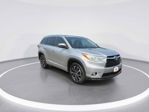 Used 2014 Toyota Highlander Limited FWD image 2
