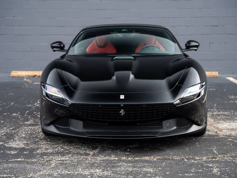 Used 2025 Ferrari Roma Spider RWD image 3