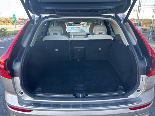 Used 2024 Volvo XC60 B5 Plus w/ Climate Package AWD/4WD image 11
