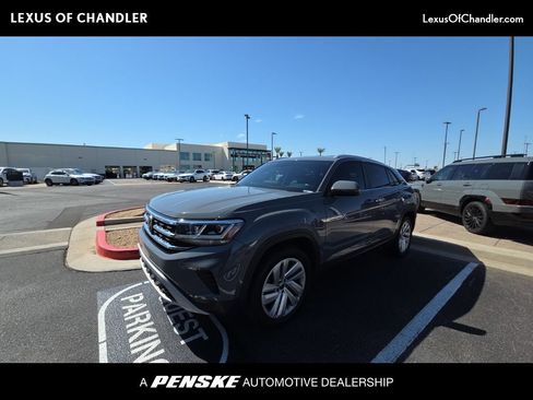 Used 2020 Volkswagen Atlas Cross Sport SE FWD image 1