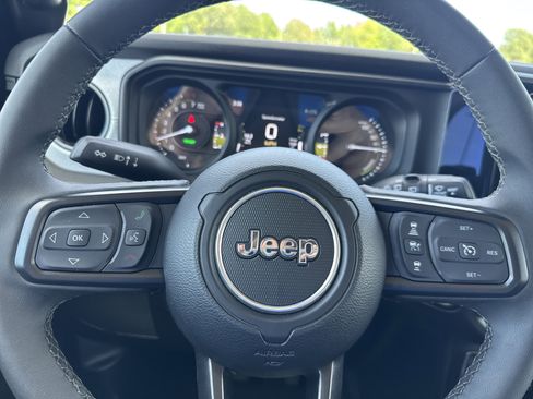 Used 2025 Jeep Wrangler Unlimited Sport S 4xe AWD/4WD image 10