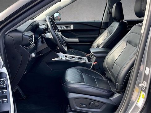Used 2022 Ford Explorer Limited image 22