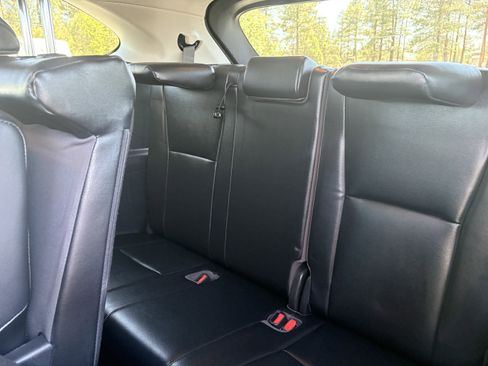 Used 2021 Toyota Highlander XLE AWD/4WD image 13
