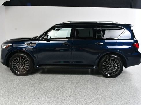 Used 2024 INFINITI QX80 Sensory AWD/4WD image 3