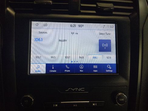 Used 2020 Ford Fusion SE w/ Equipment Group 151A FWD image 25