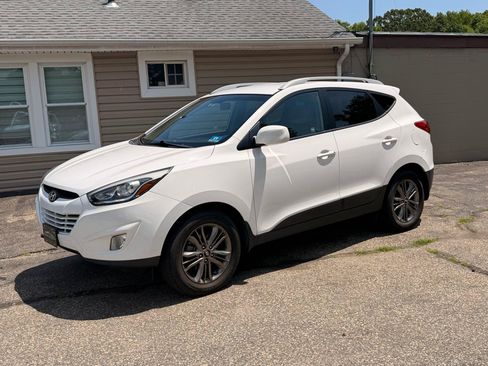 Used 2014 Hyundai Tucson SE FWD image 2