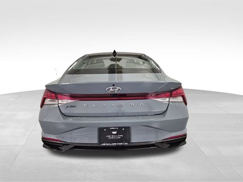Used 2022 Hyundai Elantra SEL w/ Convenience + Premium Package image 7