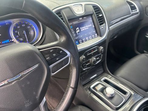 Used 2018 Chrysler 300 Touring w/ Driver Convenience Group RWD image 20
