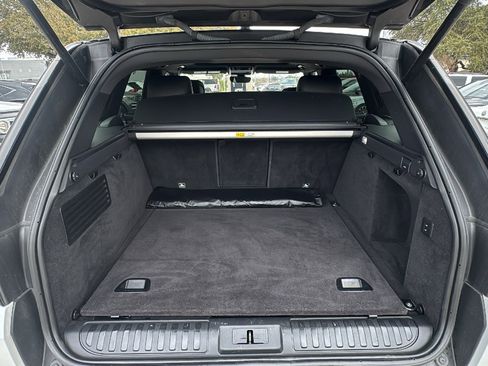 Used 2018 Land Rover Range Rover Sport HSE image 25