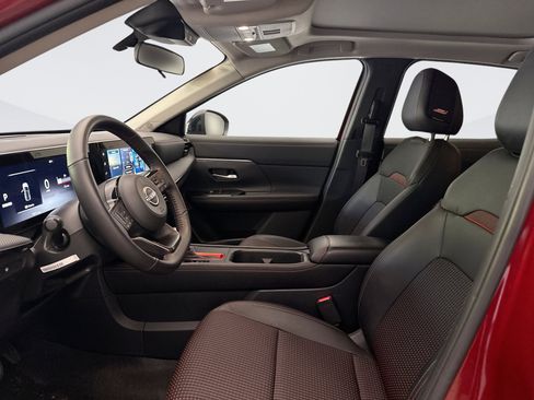 Used 2026 Nissan Kicks SR w/ SR Premium Package AWD/4WD image 9
