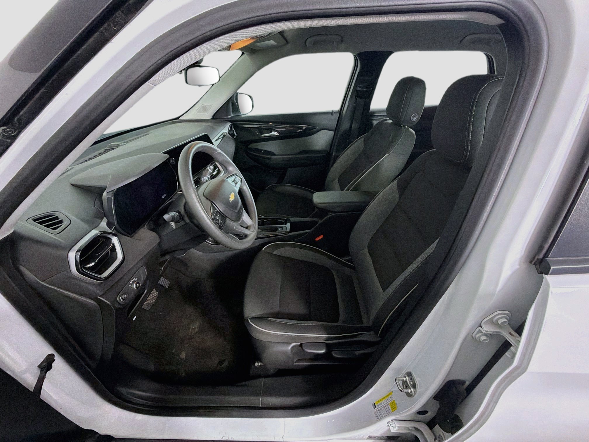 Used 2024 Chevrolet TrailBlazer LS FWD image 13