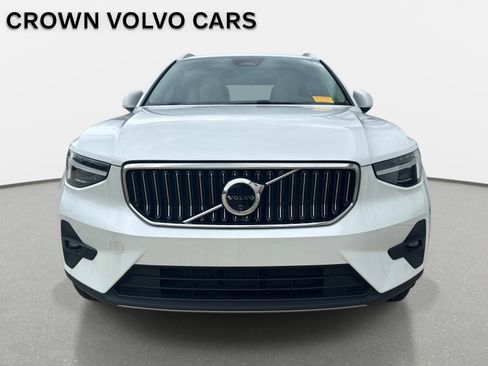 Used 2025 Volvo XC40 B5 Ultra w/ Protection Package Premier AWD/4WD image 2