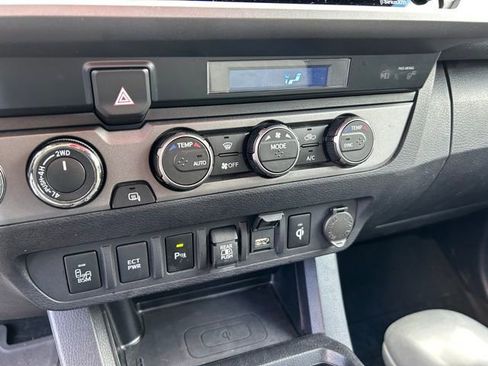 Used 2021 Toyota Tacoma TRD Sport w/ Technology Package image 30