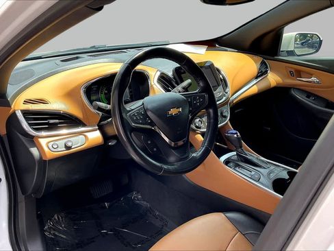 Used 2018 Chevrolet Volt Premier w/ Driver Confidence Package FWD image 14