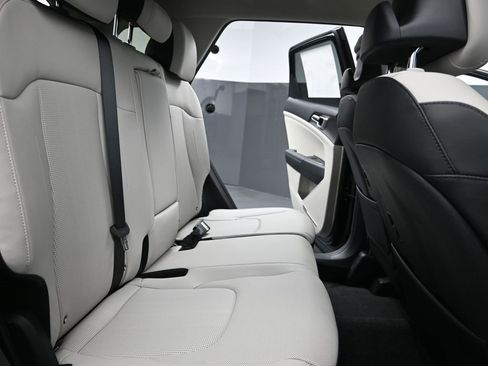 Certified 2026 Kia Sportage EX image 37