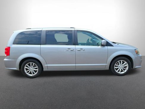 Used 2019 Dodge Grand Caravan SXT FWD image 6