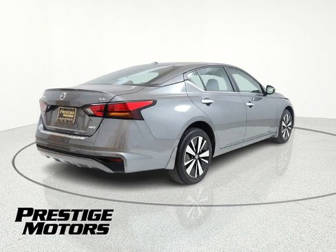 Used 2022 Nissan Altima 2.5 SV AWD/4WD image 8