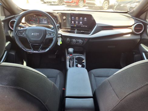 Used 2024 Chevrolet Trax RS w/ Driver Confidence Package FWD image 16