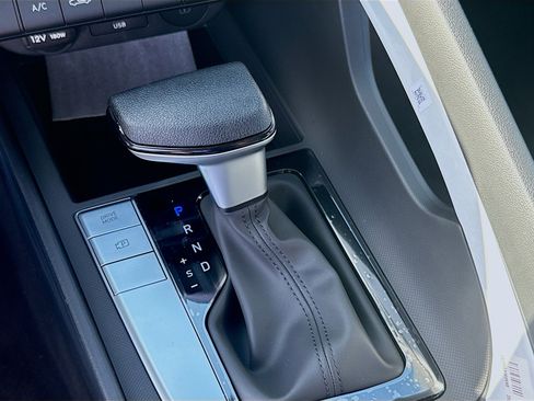 New 2026 Hyundai Elantra SE FWD image 13