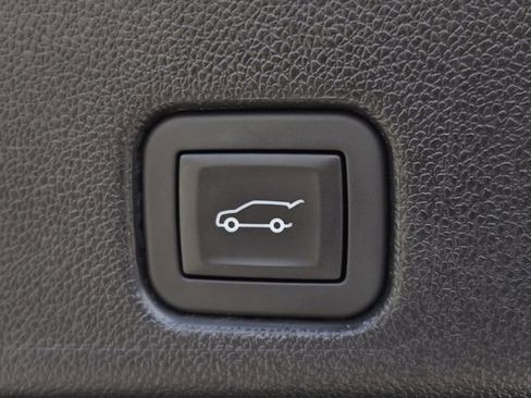Used 2025 GMC Acadia AT4 AWD/4WD image 11