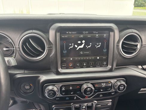 Used 2021 Jeep Wrangler Unlimited Sahara w/ Dual Top Group AWD/4WD image 20