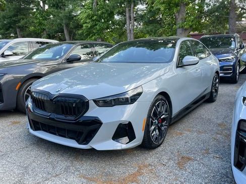 Certified 2025 BMW i5 xDrive40 w/ M Sport Package AWD/4WD image 2
