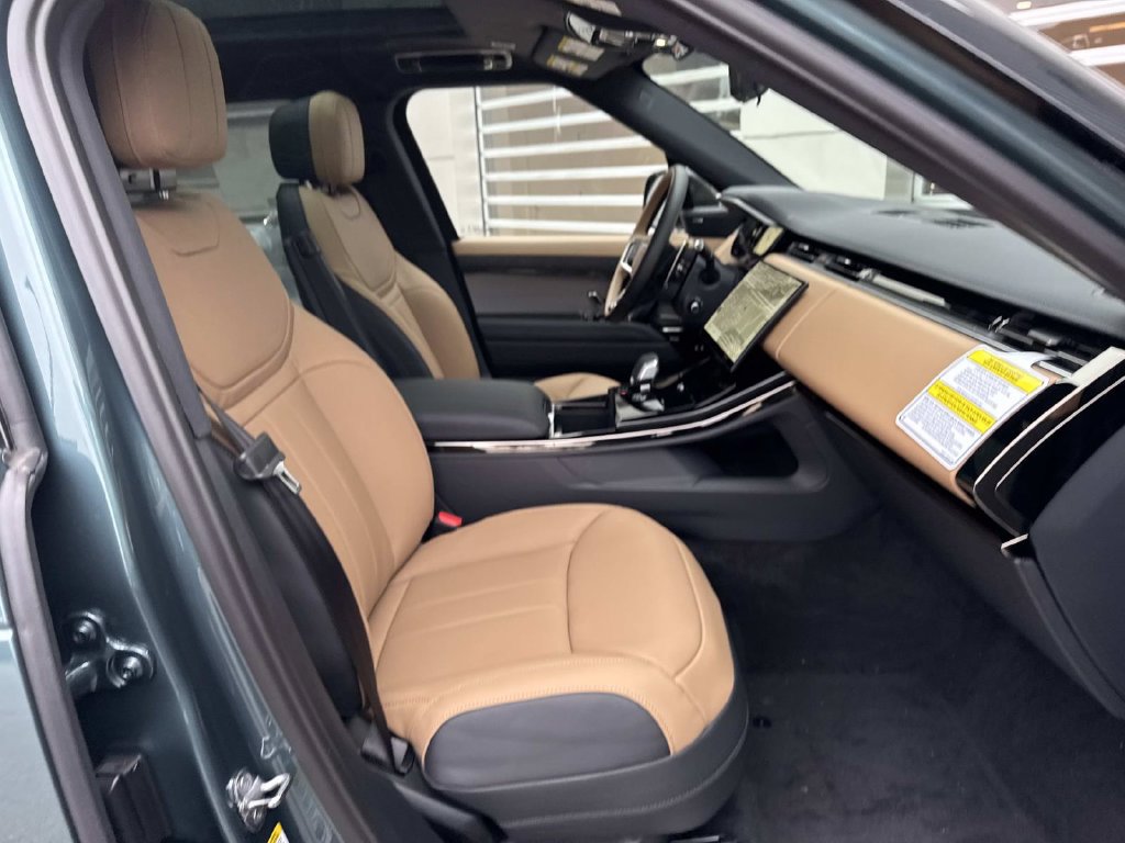 New 2027 Land Rover Range Rover Sport Dynamic SE AWD/4WD image 10
