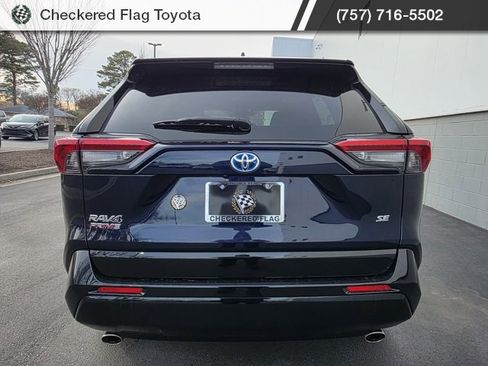 Used 2024 Toyota RAV4 SE w/ Weather & Moonroof Package image 6