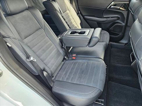 Used 2023 Mitsubishi Outlander SE FWD image 19