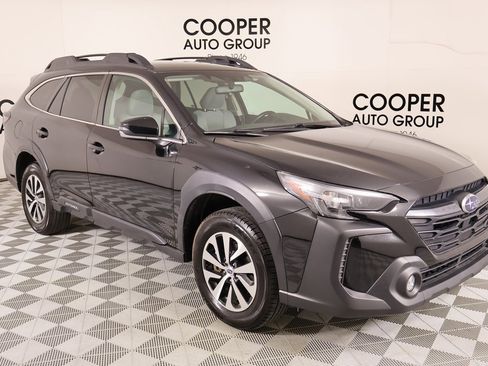 Used 2023 Subaru Outback Premium image 1
