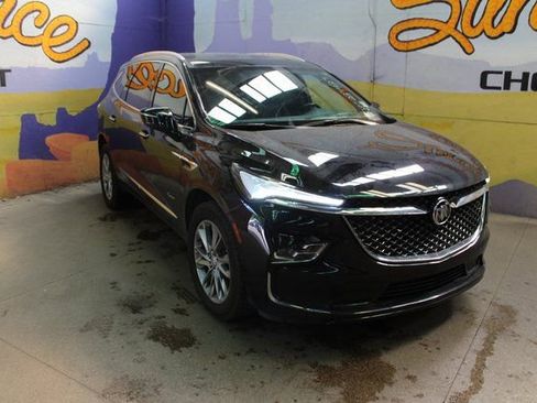 Used 2023 Buick Enclave Avenir image 2