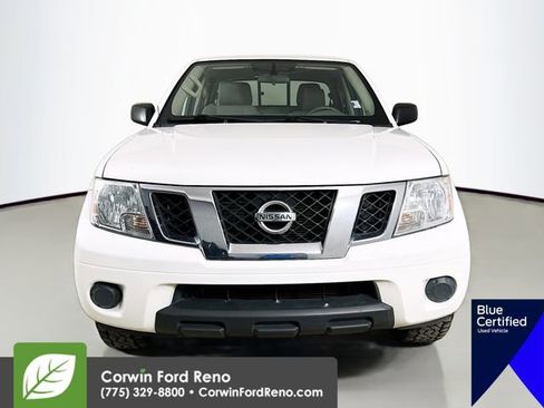 Used 2019 Nissan Frontier SV image 2