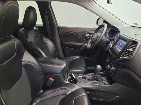 Used 2019 Jeep Cherokee Latitude Plus image 21