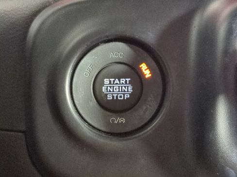 Used 2022 Jeep Wrangler Unlimited Rubicon AWD/4WD image 35