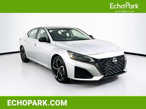 Used 2024 Nissan Altima 2.5 SR image 1